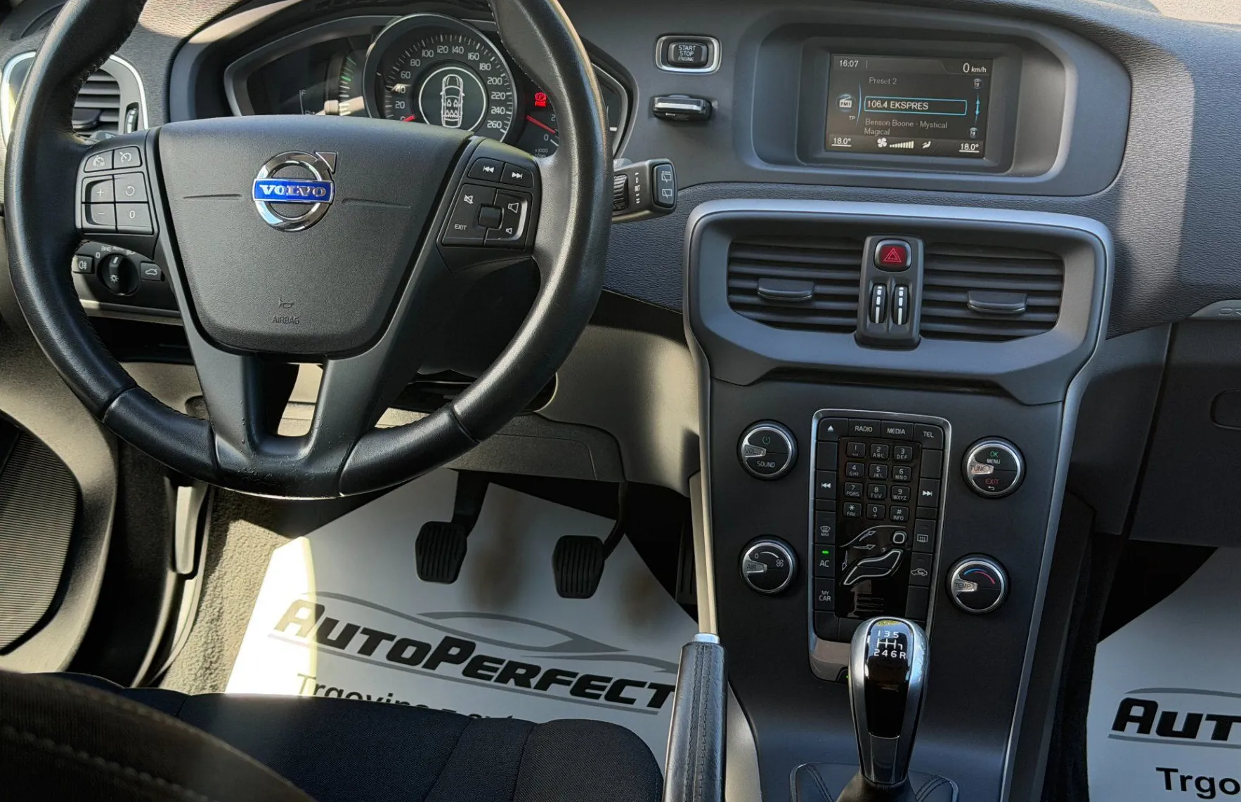 Zunanja slika - Volvo V40 Cross Country - 2.0TD D2|SLO|PDC|KLJUKA|V.SERVIS - 14