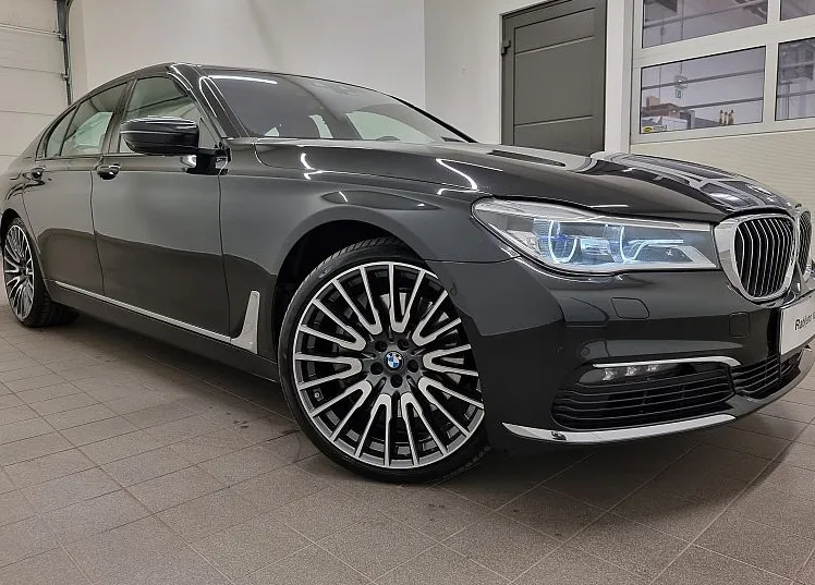 Zunanja slika - BMW Serija 7 - : 750d xDrive HUD ACC Pano Harman Kardon - 5