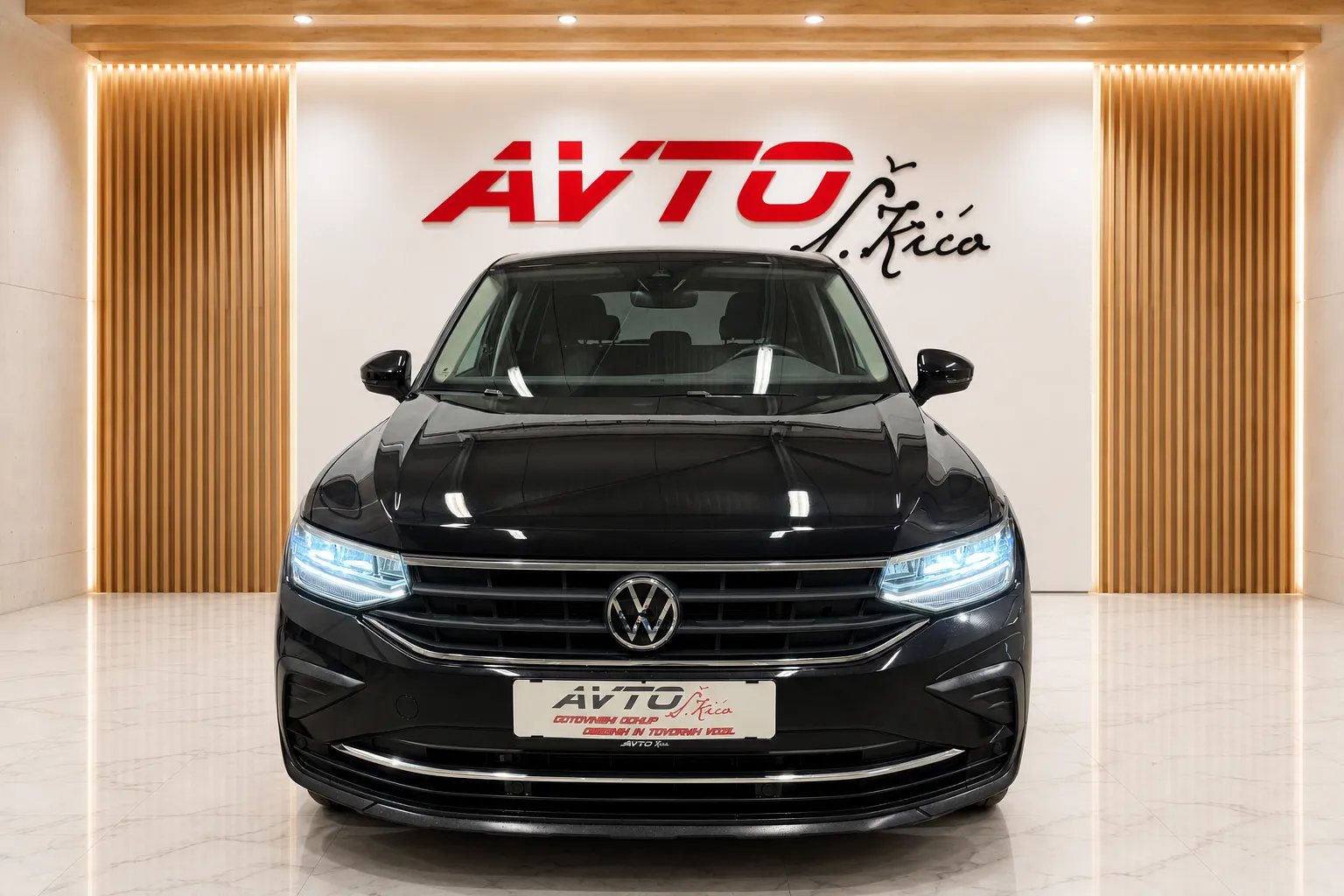 Notranja slika - VW Tiguan - 2.0 TDI-FULL LED-ACC-TEMPOMAT-NAV1GACIJA-PDC - 7