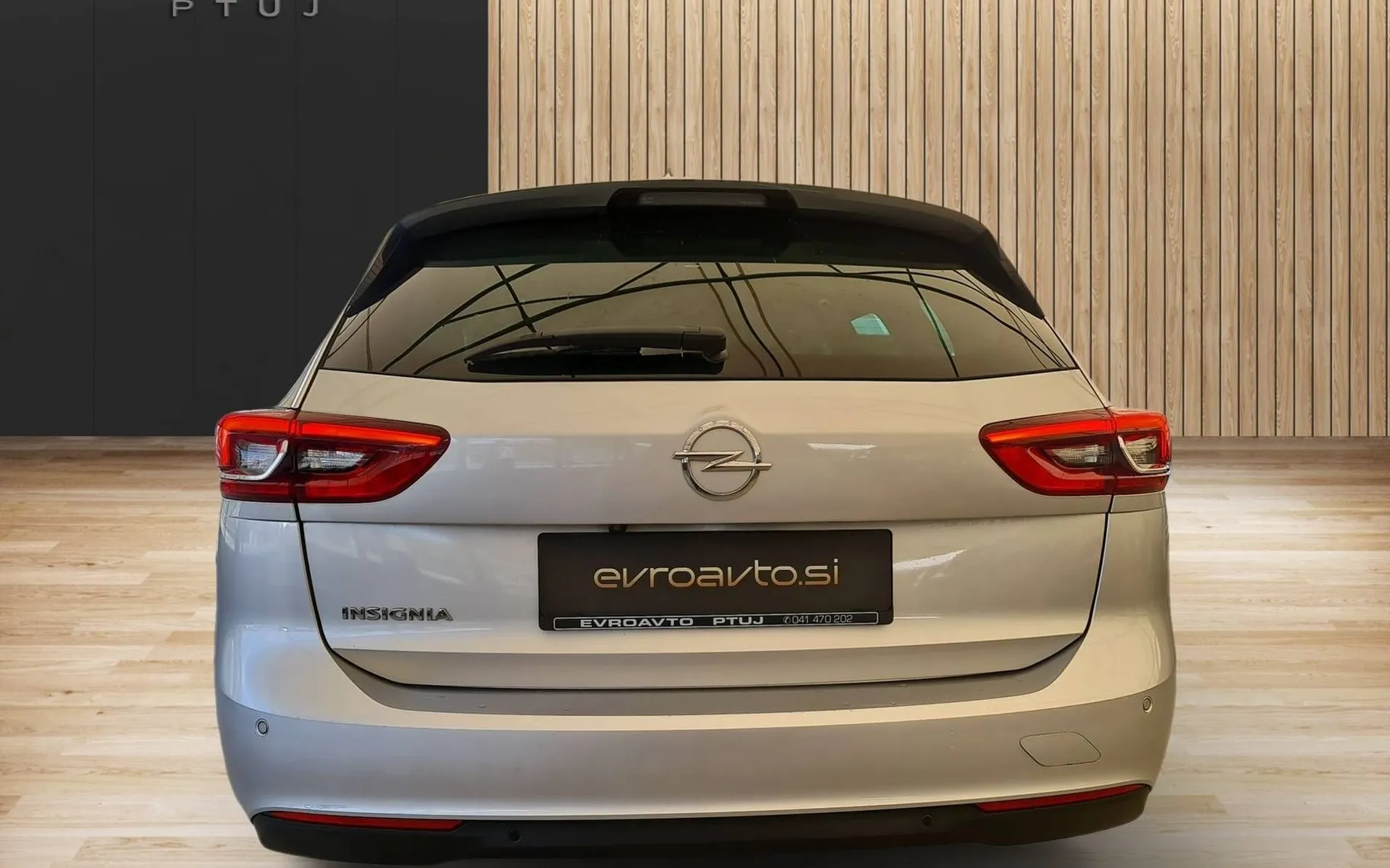 Notranja slika - Opel Insignia - Sports Tourer 1.6 CDTi Exclusive Avt.•Aktivni te - 8