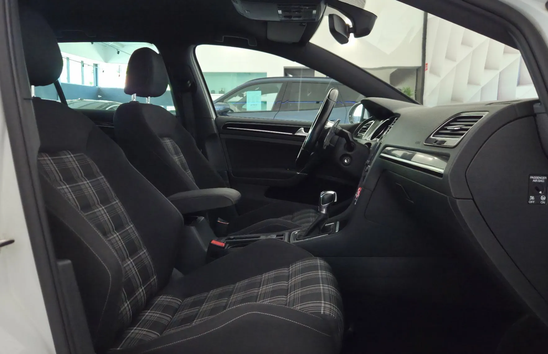 Zunanja slika - Volkswagen Golf - Variant 2.0 GTD BMT DSG - 14