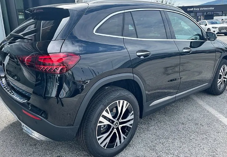 Zunanja slika - Mercedes-Benz GLA-Razred - GLA 180 Progressive Avt.  bež notranjost - 5
