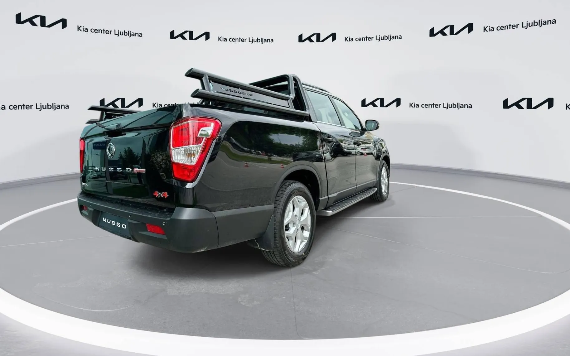 Zunanja slika - SsangYong Musso - Grand 2.2 XDi Ultimate 4WD AT - 5