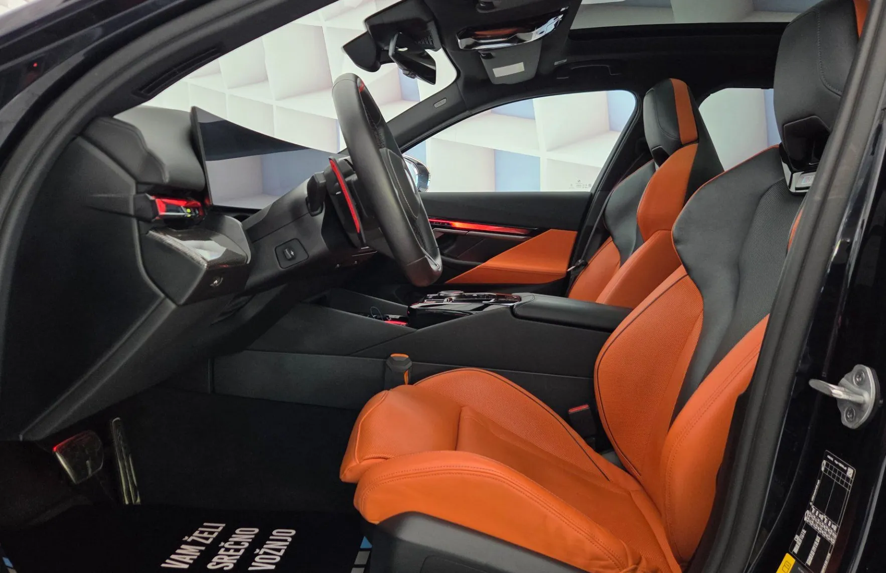 Zunanja slika - BMW M5 - Touring-RADAR-KLJUKA-KAM360-KEYLESS-HUD - 11