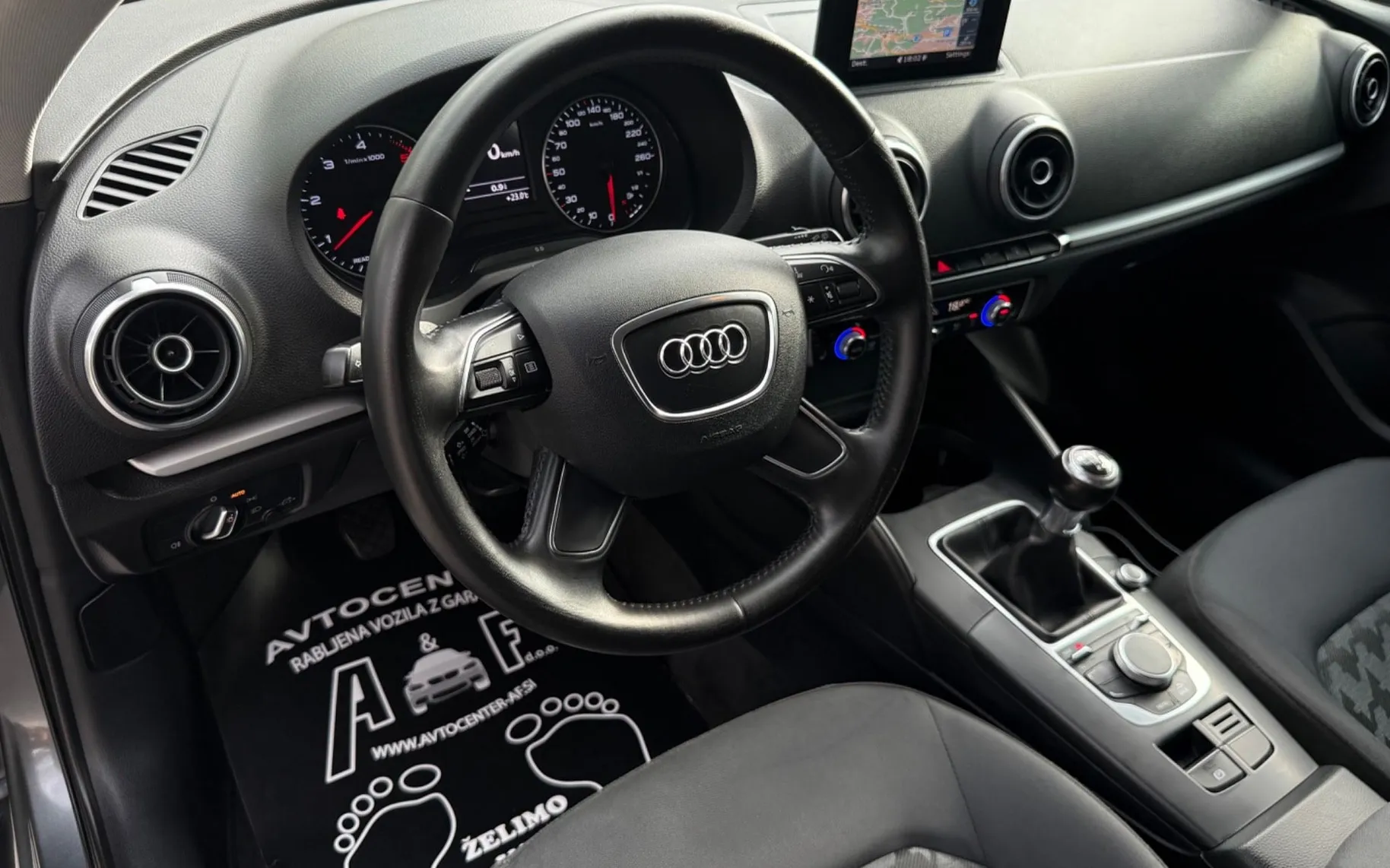 Notranja slika - Audi A3 - 1.6 TDI-XENON+LED-NAVI-LIZING ZA TUJCE-TEMPOMAT- - 8