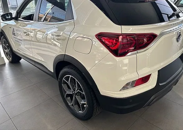 Zunanja slika - SsangYong Korando - 1.5 T-GDI Premium 4WD M T - 5