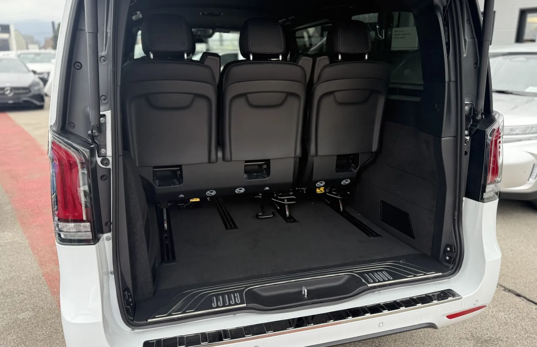 Zunanja slika - Mercedes-Benz V-Razred - V 300 d 4MATIC Avantgarde dolgi - 12
