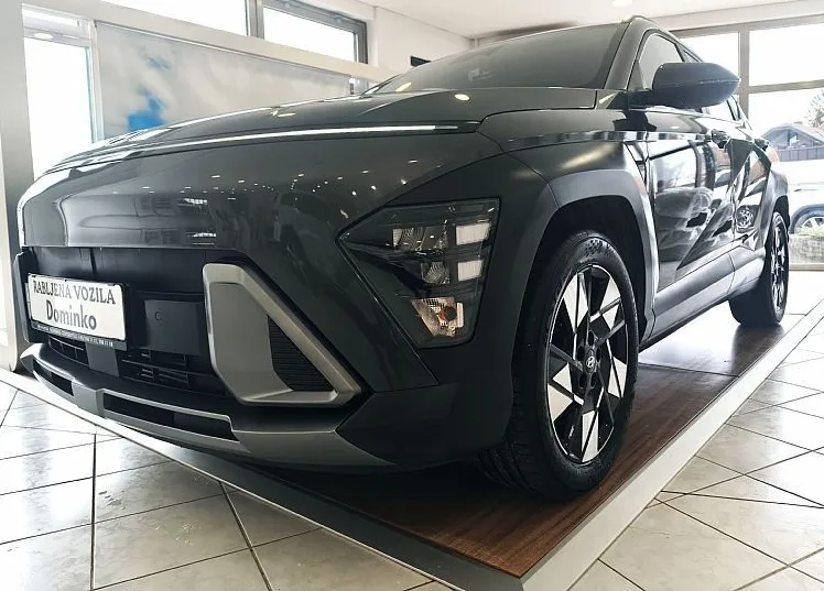 Zunanja slika - Hyundai Kona - T-GDI 100 PREMIUM-VLE. KLJ-REZ.KOLO-AMBIENT-VIDEO - 1
