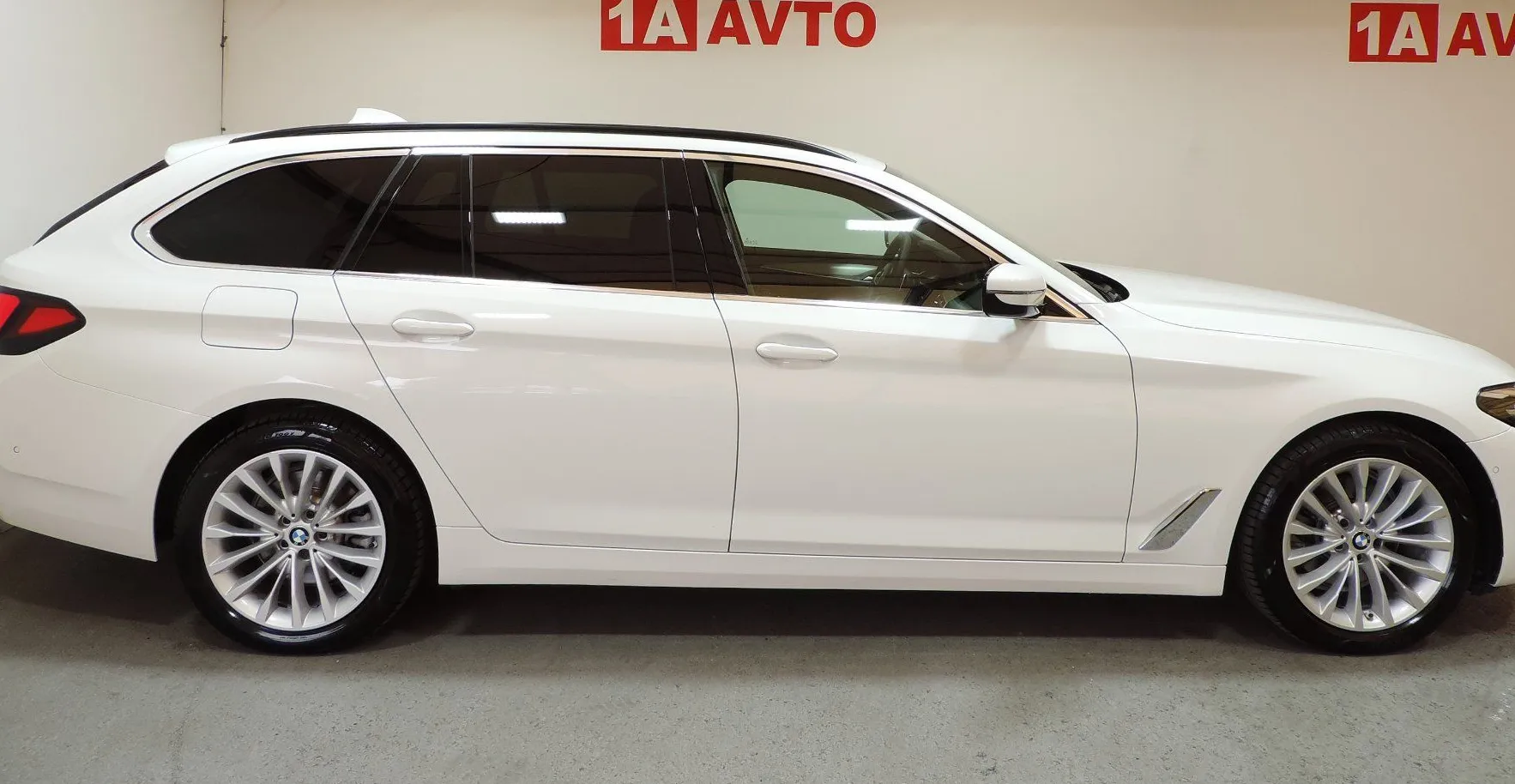 Zunanja slika - BMW Serija 5 - Touring: 520d xDrive Touring Avt. Luxury - 4