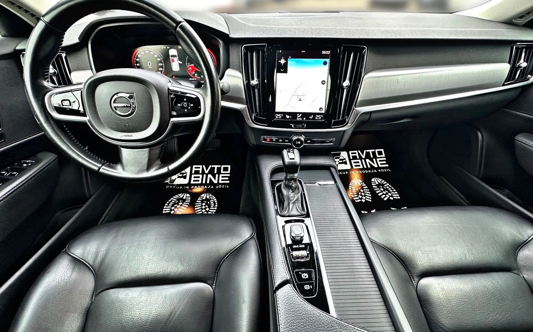 Notranja slika - Volvo S90 - D4 AVT•VIRTUAL•LED•KAMERA•PILOT•ODLIČEN... - 10
