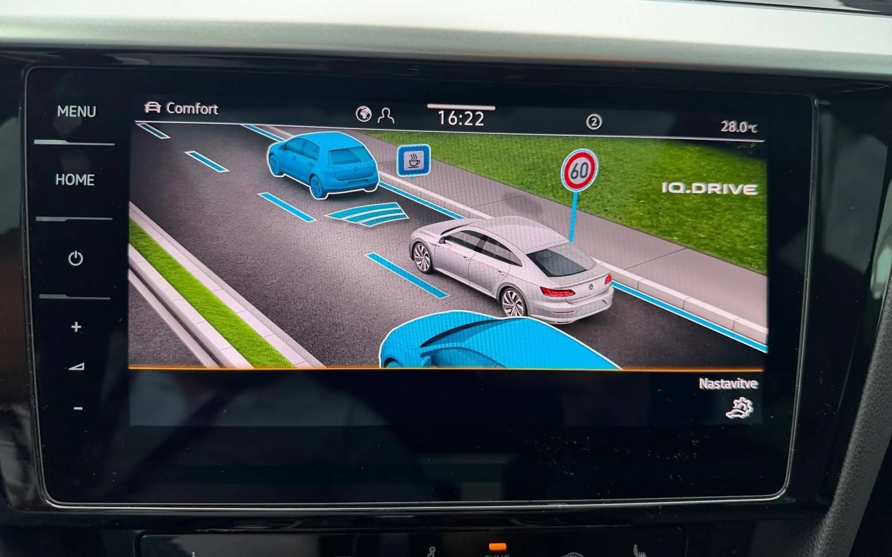 Notranja slika - Volkswagen Arteon - 2.0 TSI R-Line DSG - 11