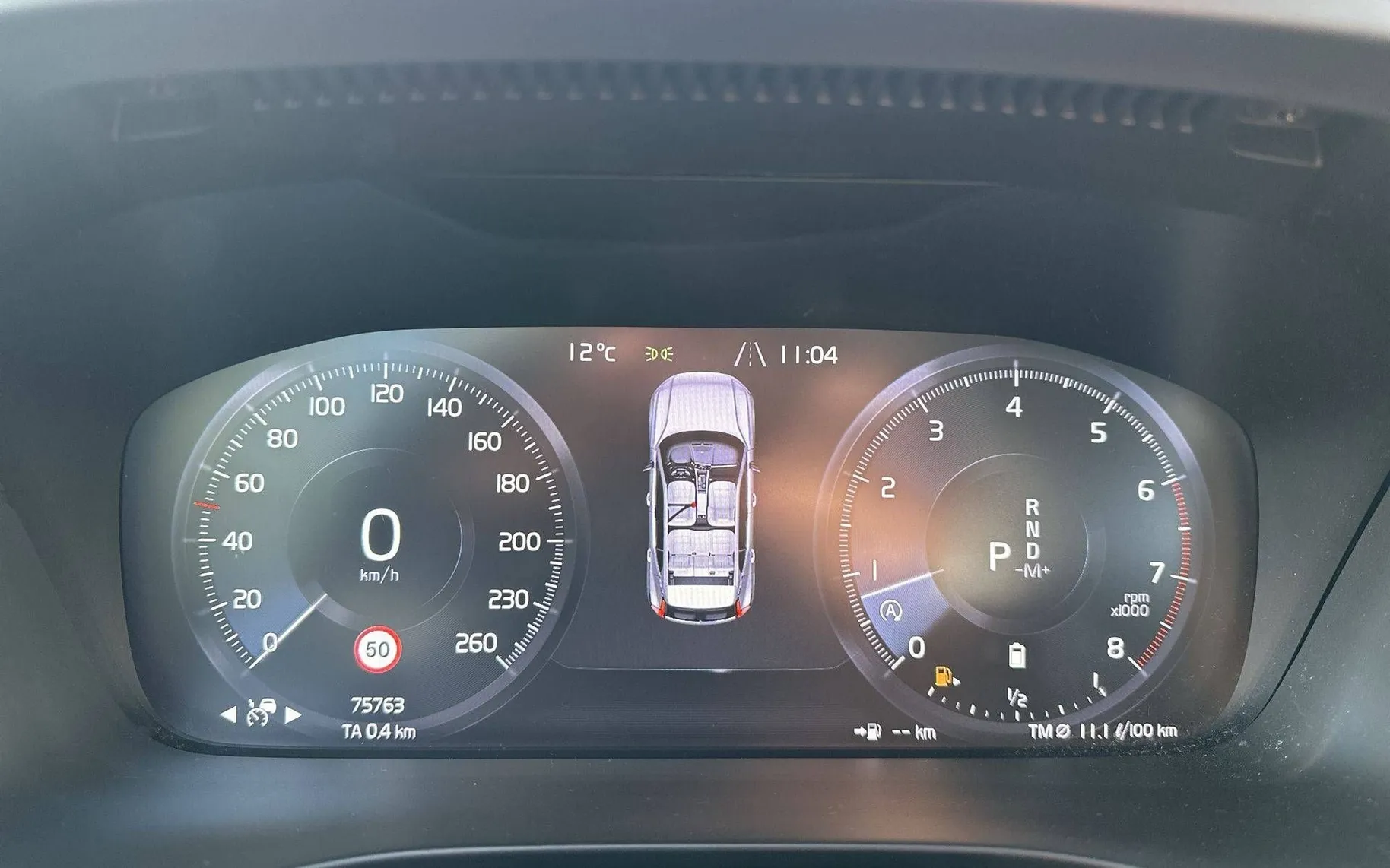 Notranja slika - Volvo XC40 - B4 P AWD Momentum Pro Avt. - 15