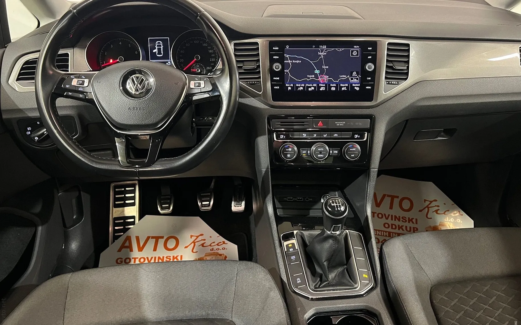 Notranja slika - Volkswagen Golf Sportsvan - 1.5 TSI-ACC-LED-KAMERA-NAVIGACIJA-VLEČNA KLJUKA - 10