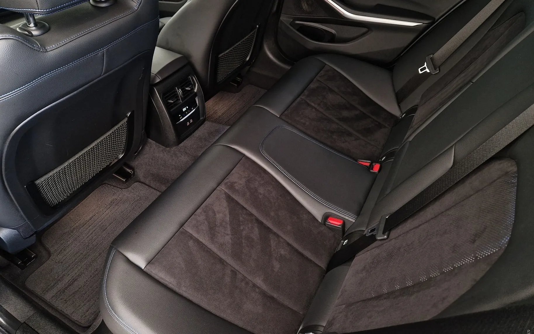 Notranja slika - BMW serija 3 Touring: - M340i-xDrive-VIRTUAL-NAVI-ACC-19COL-USNJE-VL.KLJU. - 9