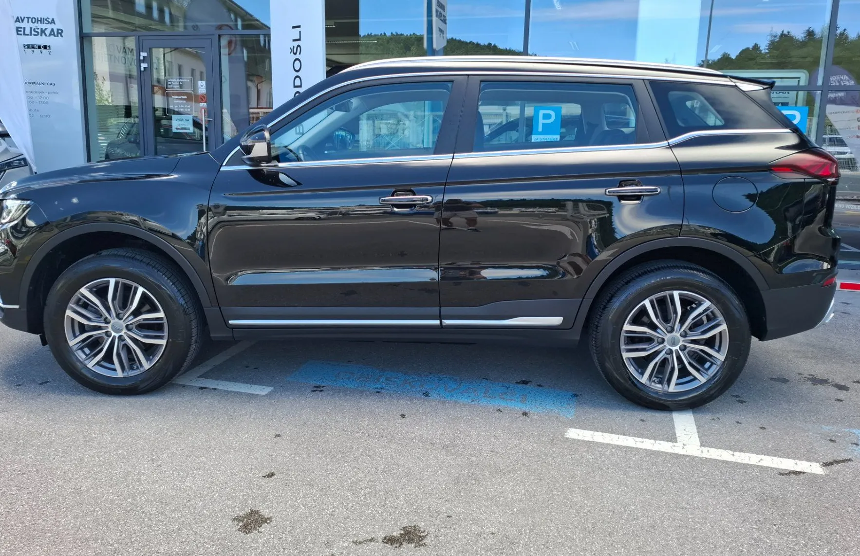 Zunanja slika - Geely Atlas Pro - 1.5 LUXURY 2WD - 1. LASTNIK - POTRJENA SERVISNA... - 5