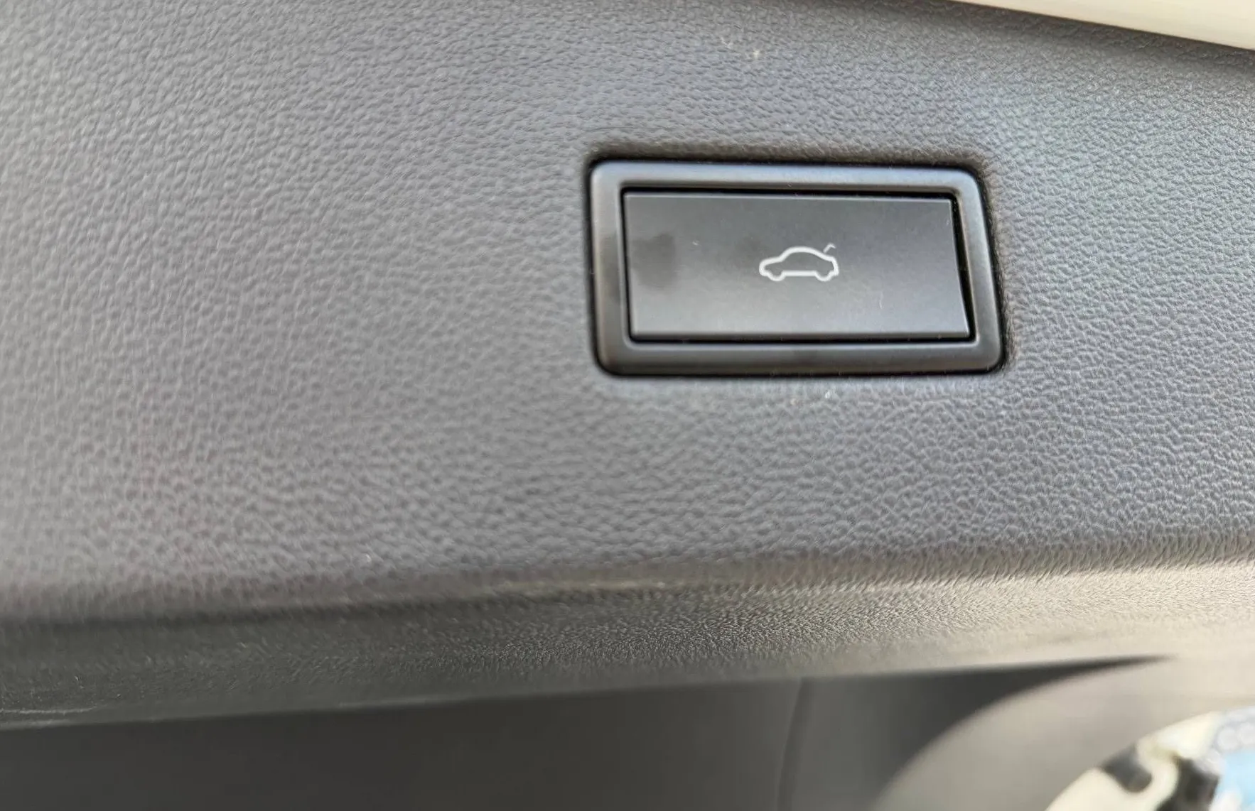 Zunanja slika - VW Tiguan Allspace - 2.0 TDI 4MOTION avt. R-Line 147kW-SLO-1.lastnik - 13