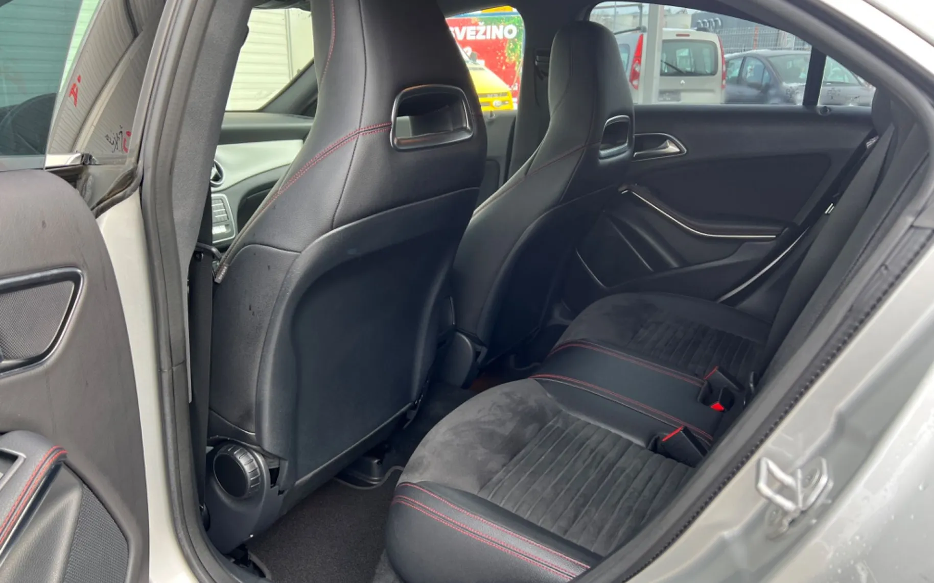 Notranja slika - Mercedes-Benz CLA-Razred - 180-AMG-69.000KM-BI-XENON-KAMERA-NAVI-LED-GRETJE S - 11