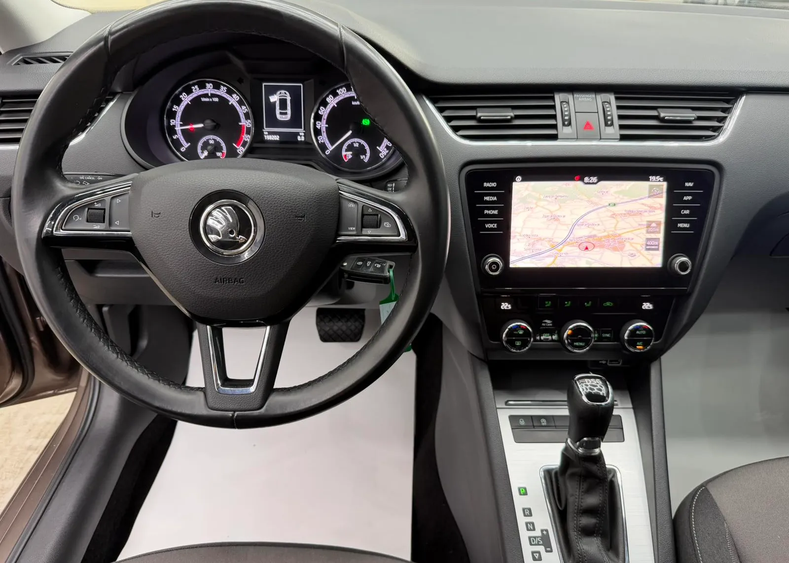 Zunanja slika - Škoda Octavia - Combi 2,0 TDI L&K DSG - 5