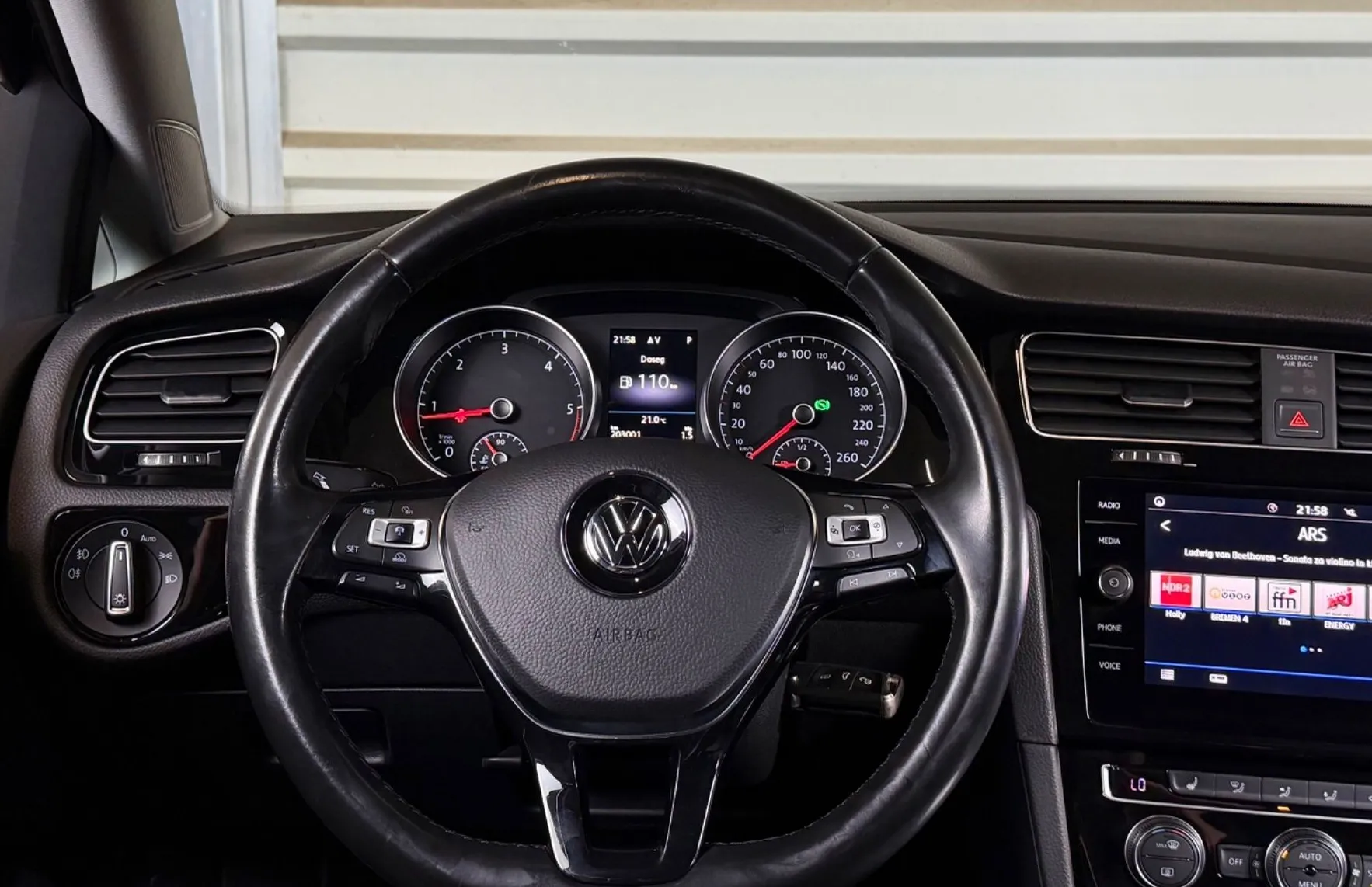 Zunanja slika - Volkswagen Golf - 2.0 TDI - DSG - MASAŽA - ACC - FULL LED - PDC - 9