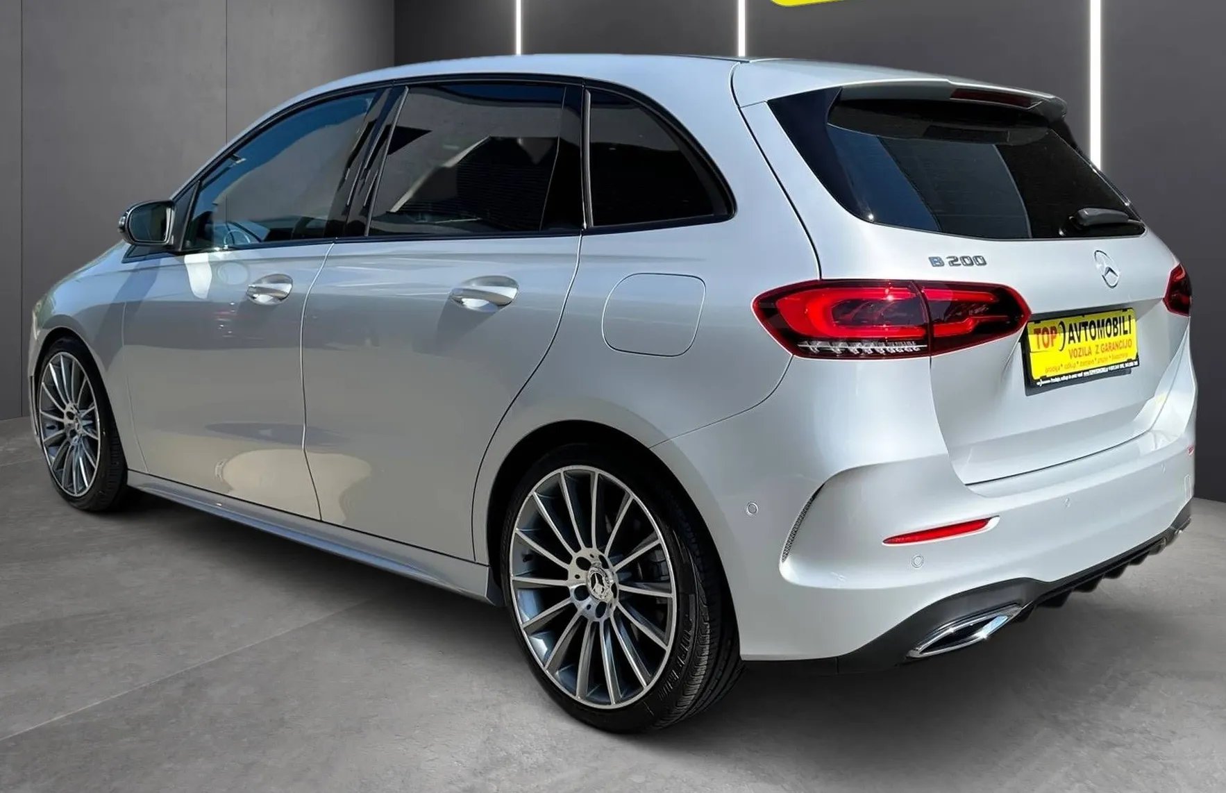 Zunanja slika - Mercedes-Benz B-Razred - 200 AMG LINE MULTIBEAM TEM KAMERA PDC NAVI TOP - 5