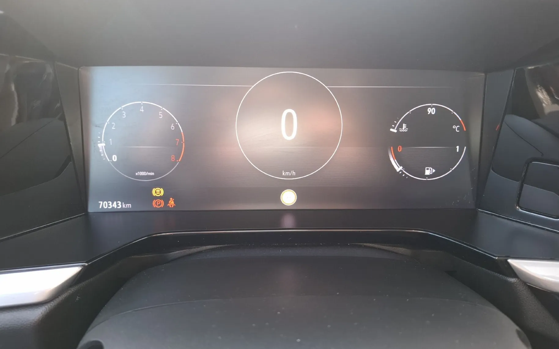 Notranja slika - Opel Grandland - 1.2 TURBO 96KW - LEPO OHRANJEN - POTRJENA SERVISNA - 15