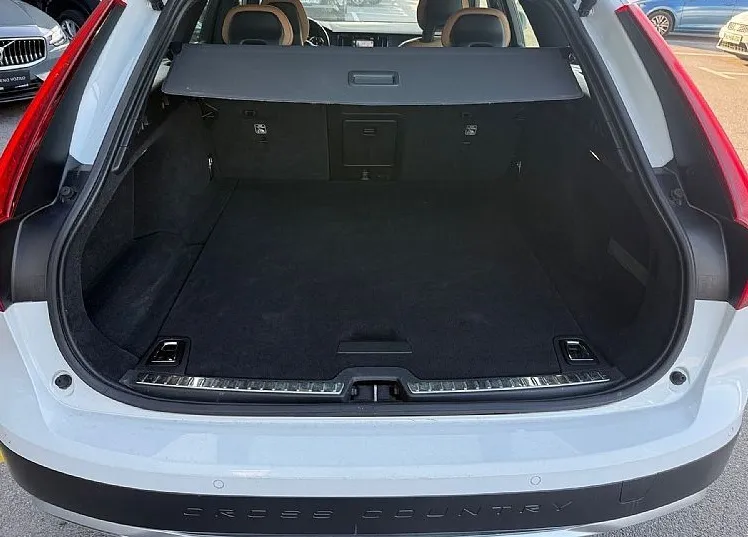 Zunanja slika - Volvo V90 Cross Country - D4 AWD AUT Edition Pro NAVI KLJUKA KAMERA - 8