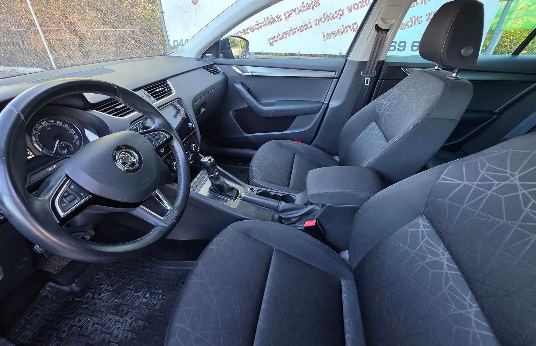 Zunanja slika - Škoda Octavia - COMBI 2.0TDI DSG LED-NAVI-CANON-GRETJE SEDEŽEV-ALU - 10