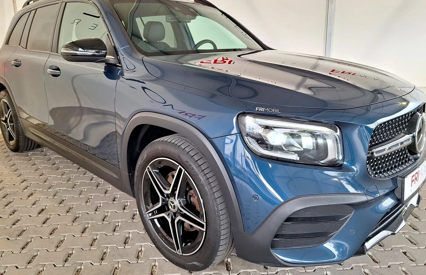 Zunanja slika - Mercedes-Benz GLB-Razred - 220d 4MATIC AMG•MULTIBEAM•MEMORY•PANORAMA•ACC• - 2