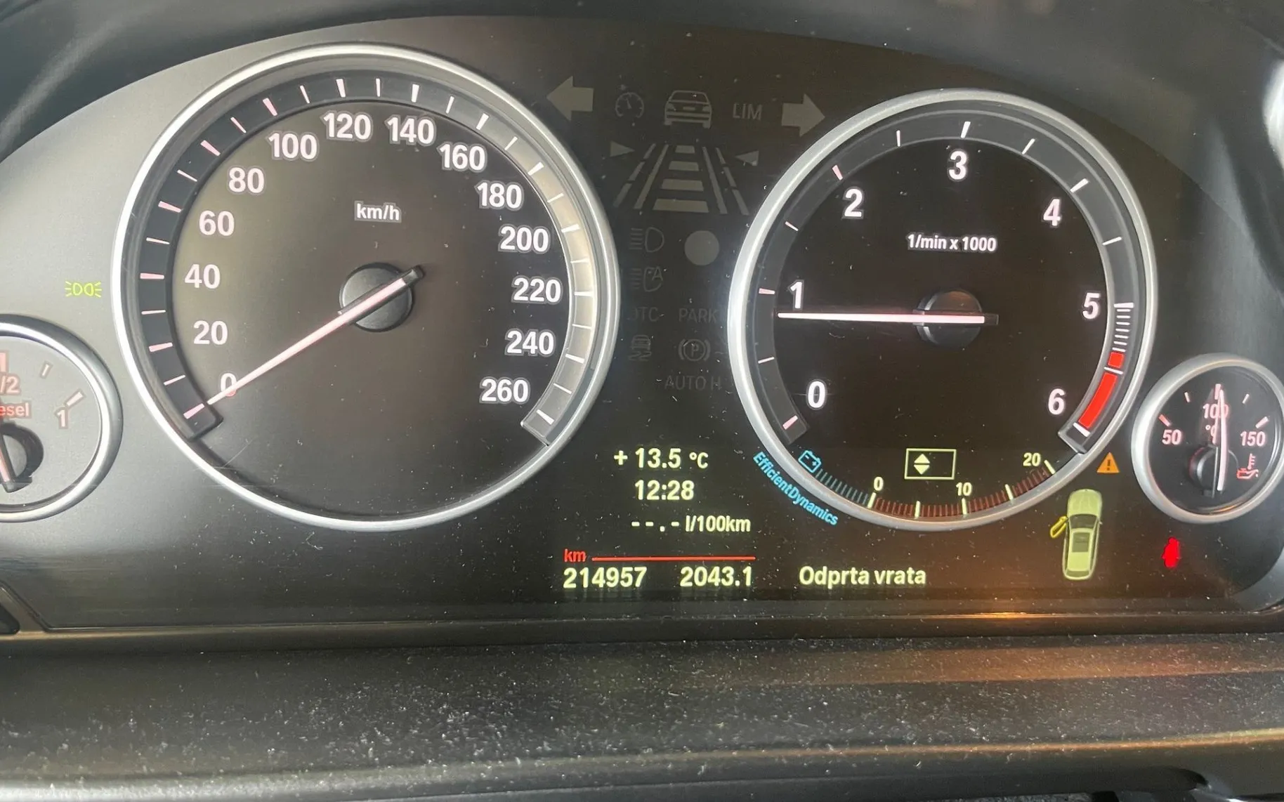 Zunanja slika - BMW Serija 5 - Touring: 520d touring XSENON.NAVI.2XPDC.PANORAMA.TEMPOMA - 17