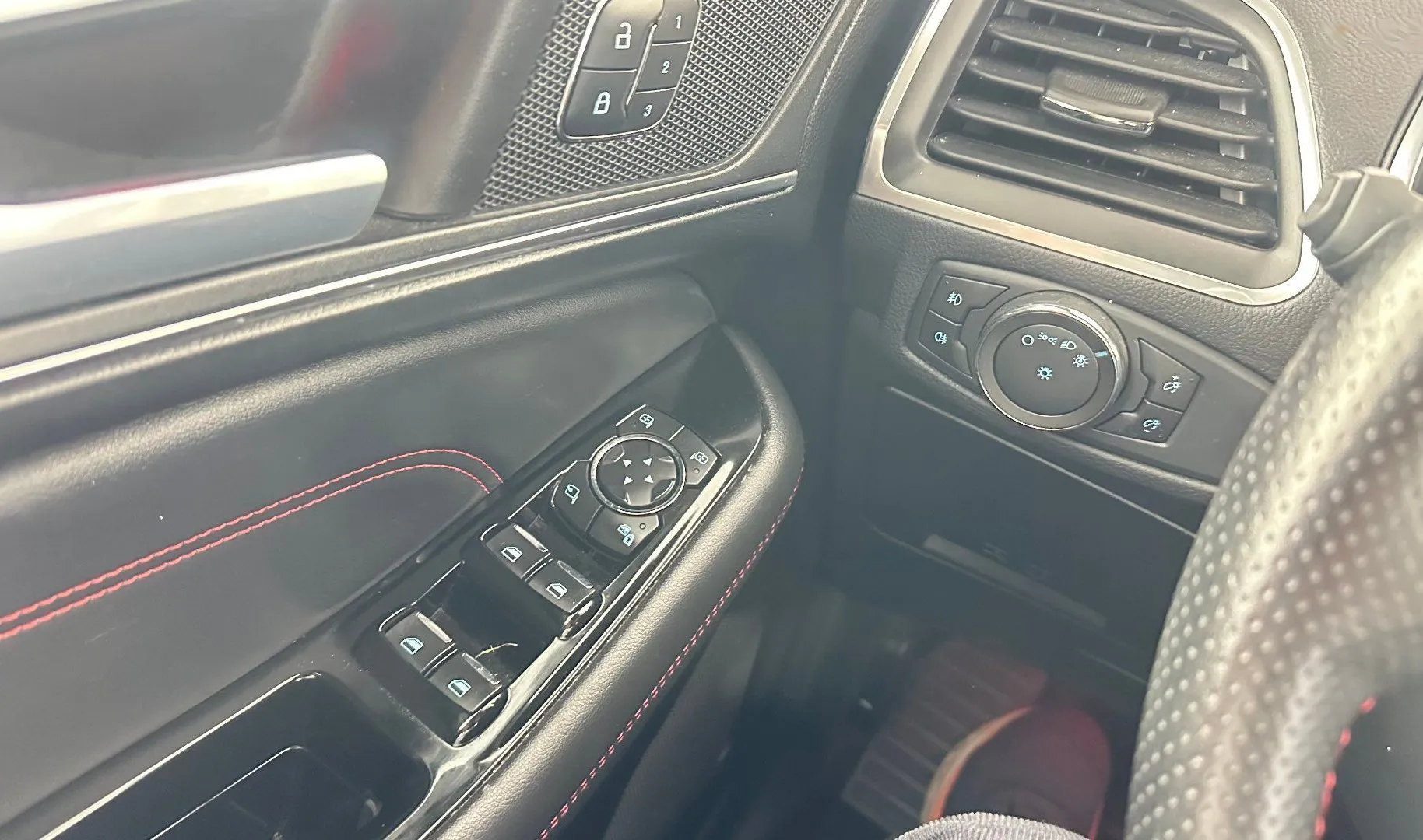 Zunanja slika - Ford S-MAX - 2.0 EcoBlue ST-LineAvt.NEMŠKI+4ALU.KAMERA.NAVI.LED - 9