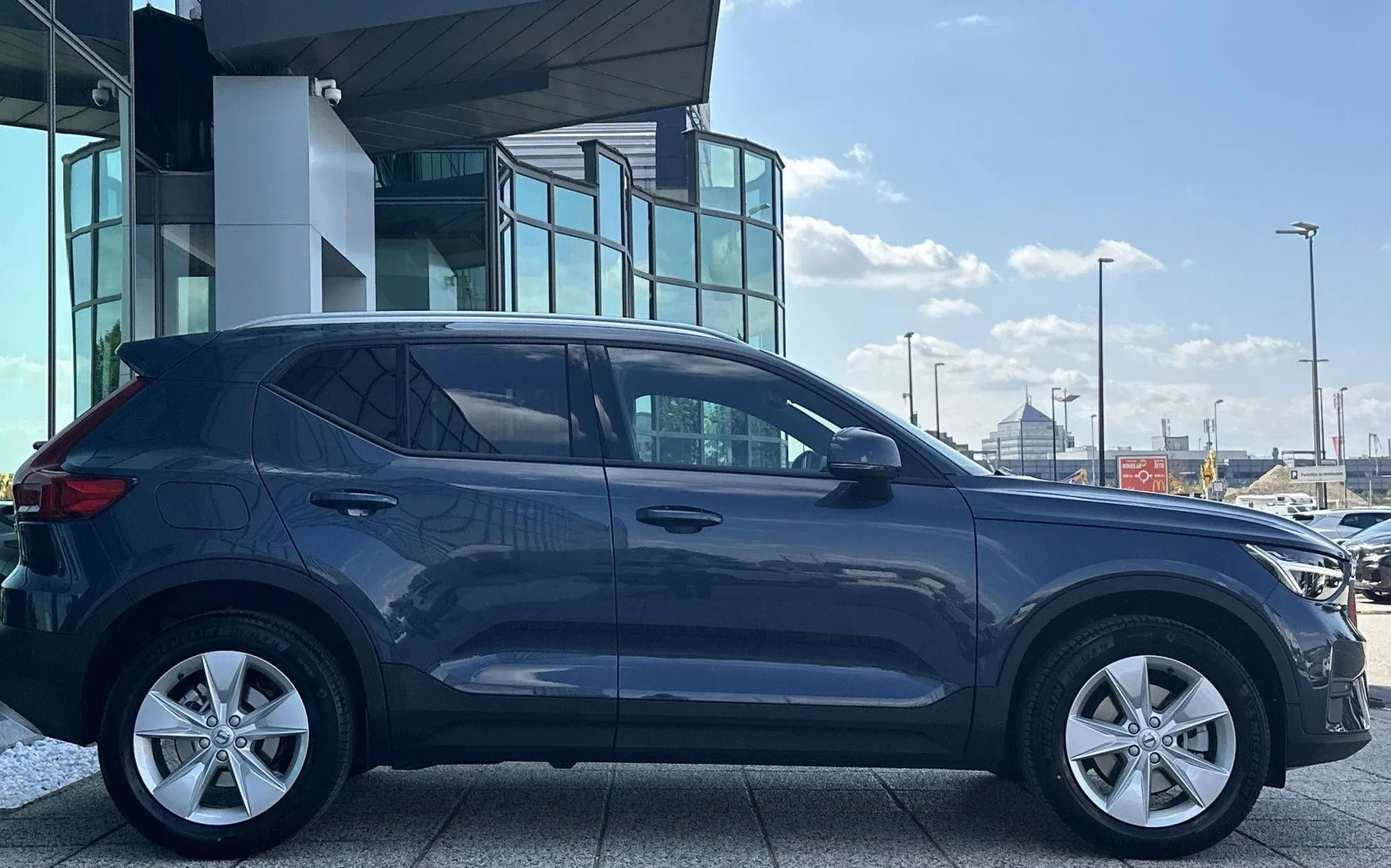 Zunanja slika - Volvo XC40 - B3P Core Avt. - 4