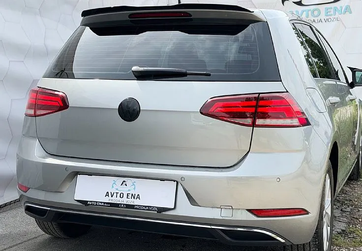 Zunanja slika - VW Golf - 1.0 TSI - LED - VELIK EKRAN - ALU15 - GRETJE SED. - 4