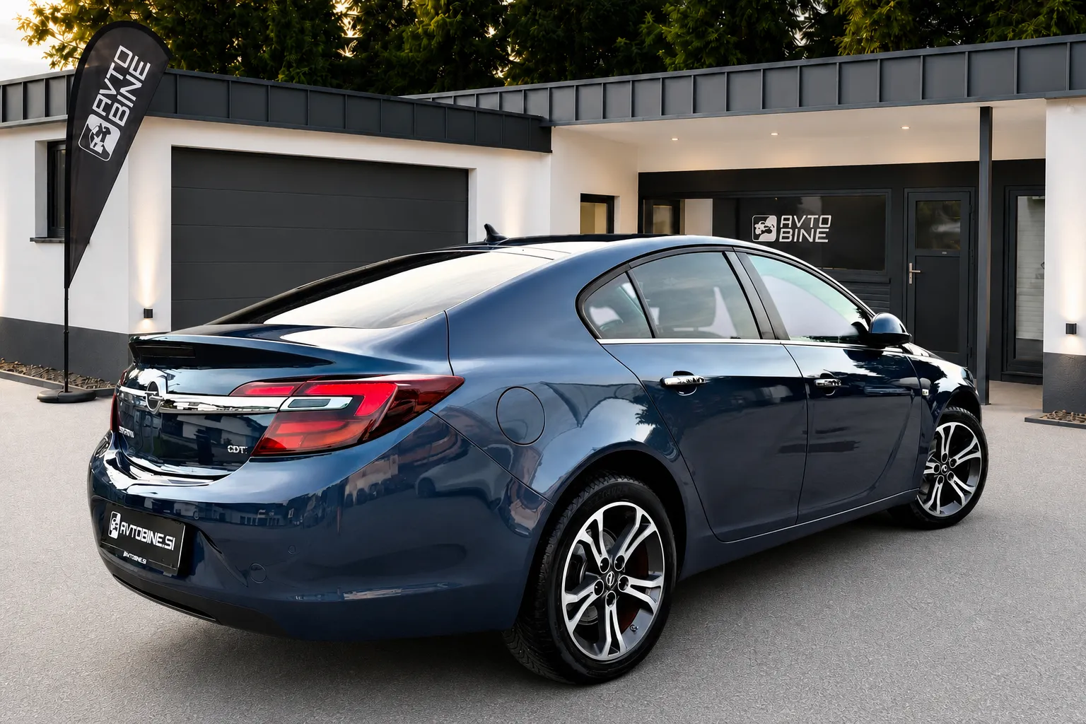 Notranja slika - Opel Insignia - 1.6 CDTI-LIMUZINA-BI-XENON-NAVI-18ALU - 8
