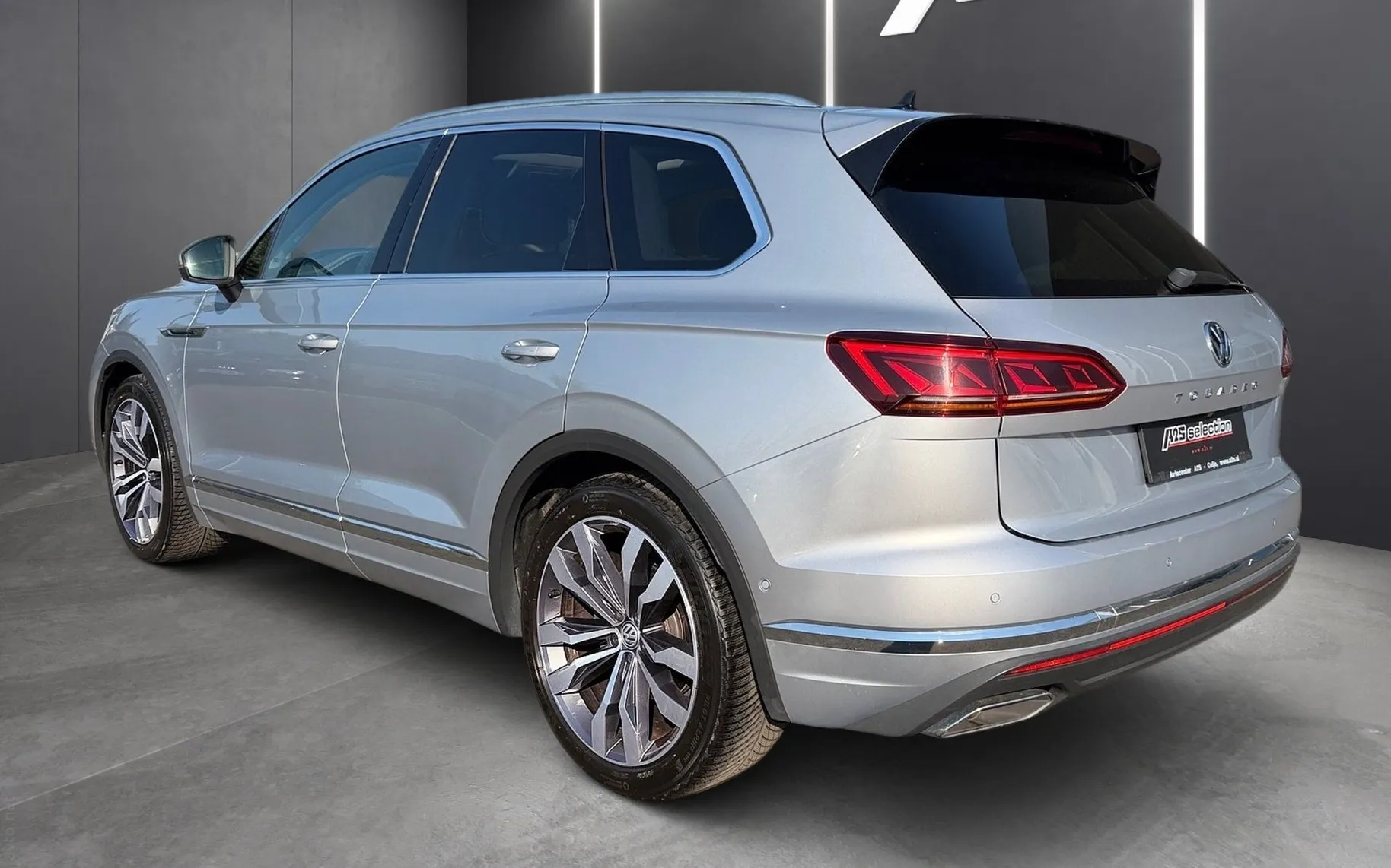 Zunanja slika - Volkswagen Touareg - 4motion V6 TDI BMT Tiptronic-Panorama-Zračno-21COL - 4