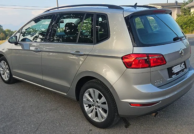 Zunanja slika - Volkswagen Golf - Sportsvan 1.6 TDI 116ks °16-COL° °2x PDC° °TEMPOMAT° - 7