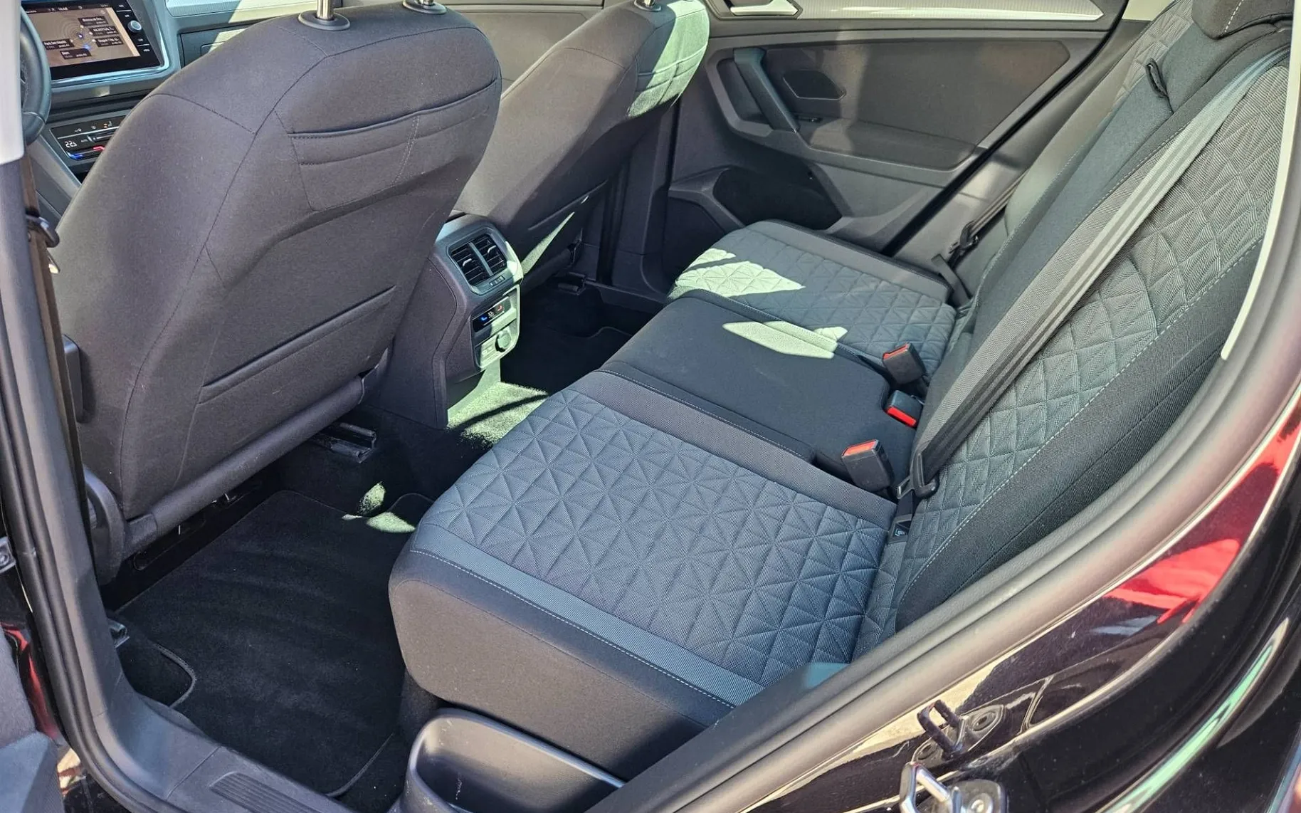 Notranja slika - Volkswagen Tiguan - 2.0 TDI BMT AVT. 1.LASTNIK SLO KAMERA VIRTUAL NA.. - 12