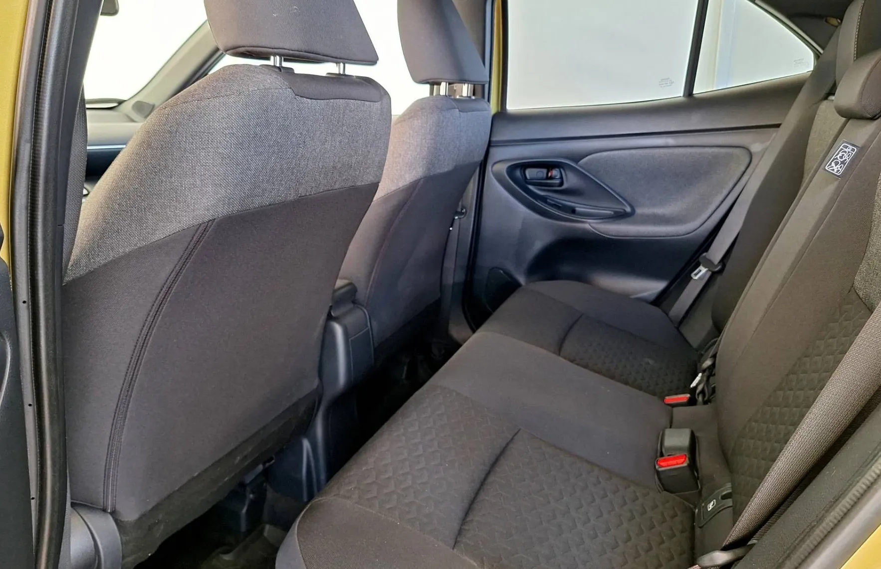Zunanja slika - Toyota Yaris Cross - Hybrid 1.5 VVT-i Sport Assist Bi-Tone•1.LASTNIK•.. - 14