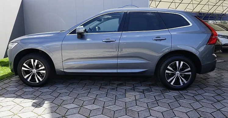 Zunanja slika - Volvo XC60 - B4D AWD AUT Momentum Pro+ACC+KAM.+12.MES.JAMSTVO - 8