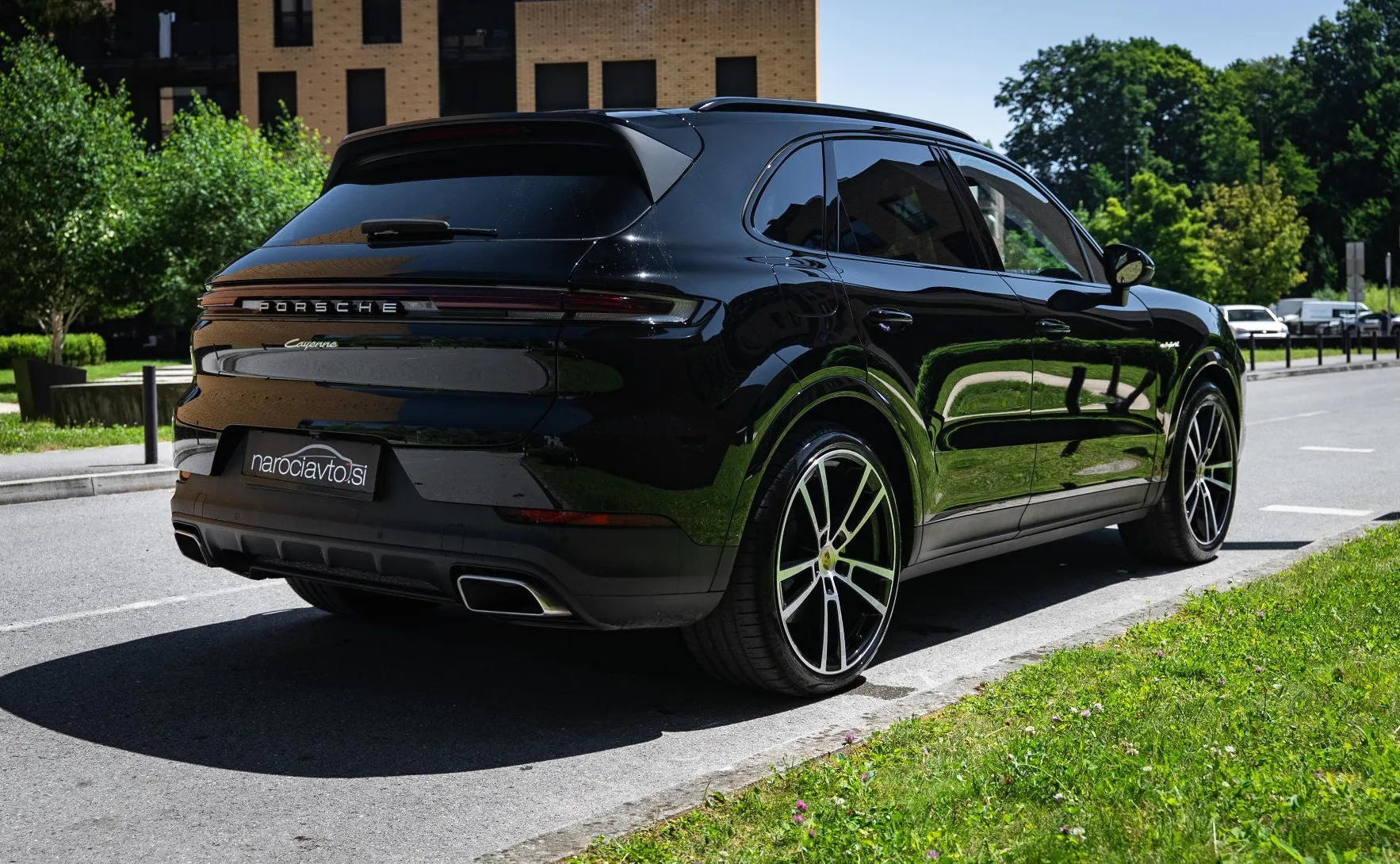 Zunanja slika - Porsche Cayenne - E-Hybrid - LED - Pano - 22 COL - Zračno vzmetenje - 8