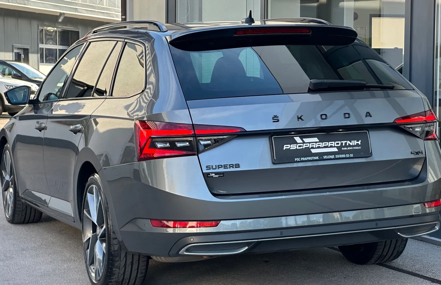 Zunanja slika - Škoda Superb - Combi Sportline 2.0 TDI DSG 4x4 DCC-ACC-KLJUKA - 7