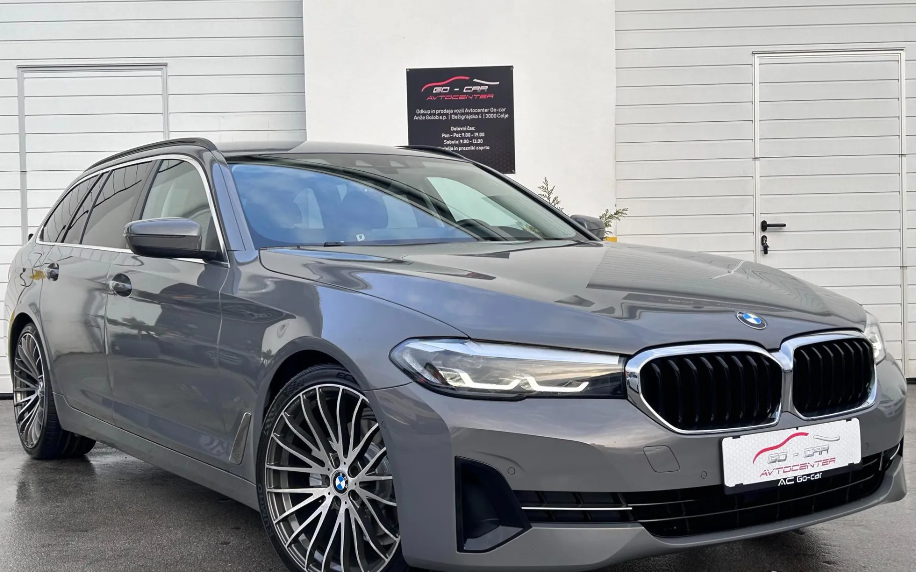 Zunanja slika - BMW Serija 5 - 5 Series Touring 520D AUT. - 2