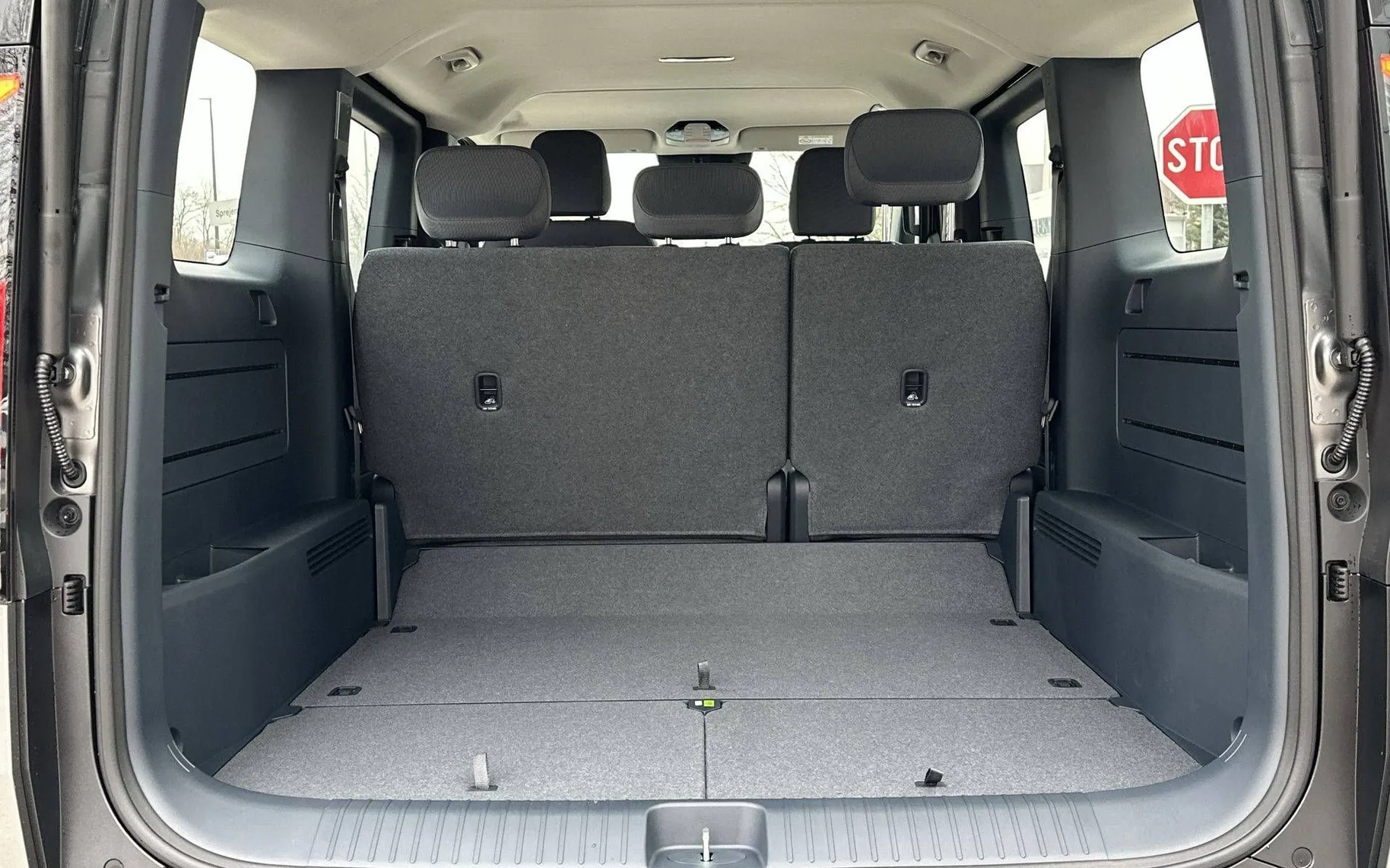 Notranja slika - KIA PV5 - 71.2 kWh baterija 120 kW 163 KS  Quantum... - 12