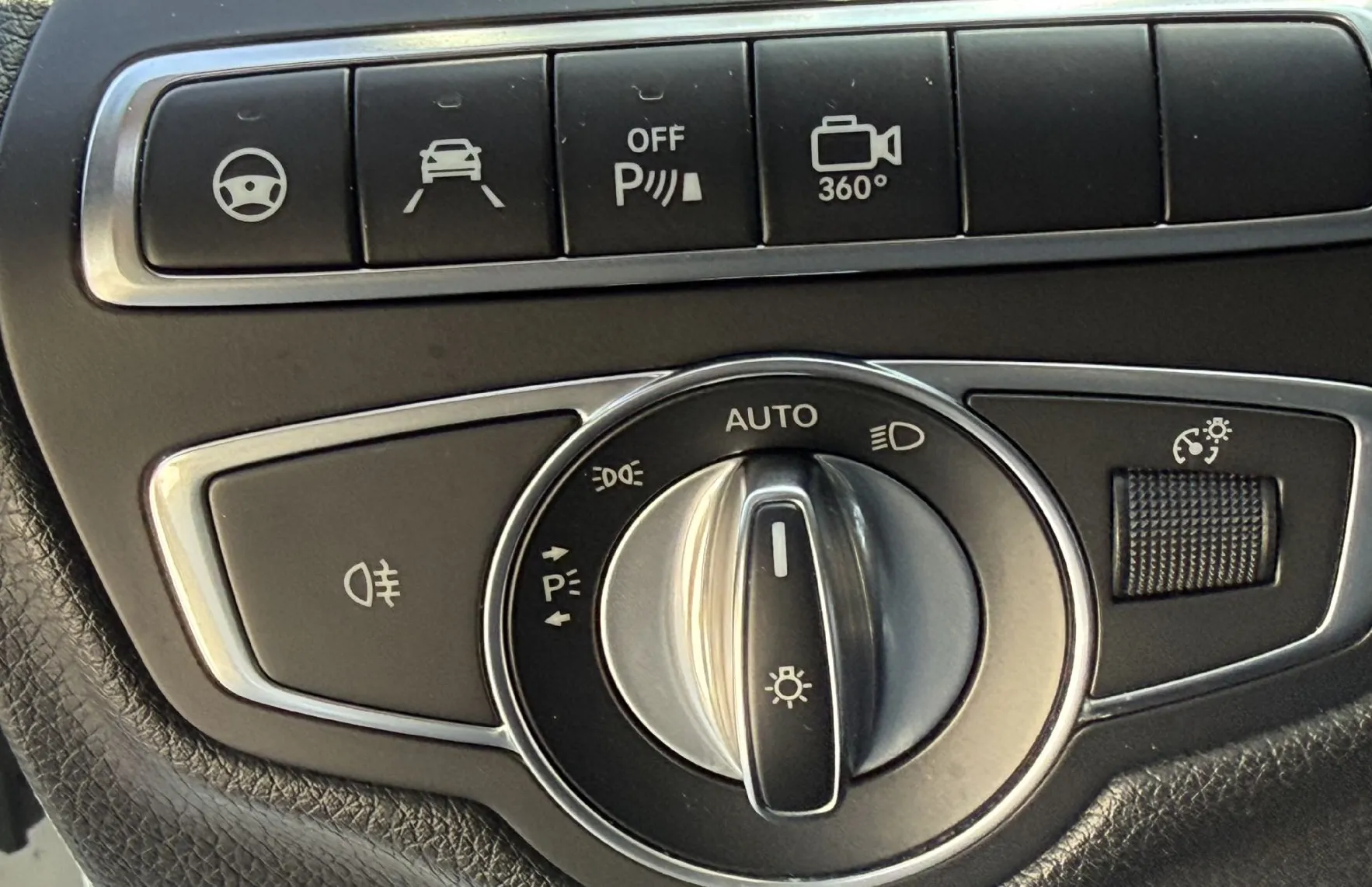 Zunanja slika - Mercedes-Benz C-Razred - C200d T PANO-FULLED-ACC-EL.PRT-NAVI-BT-360-AMBIENT - 11