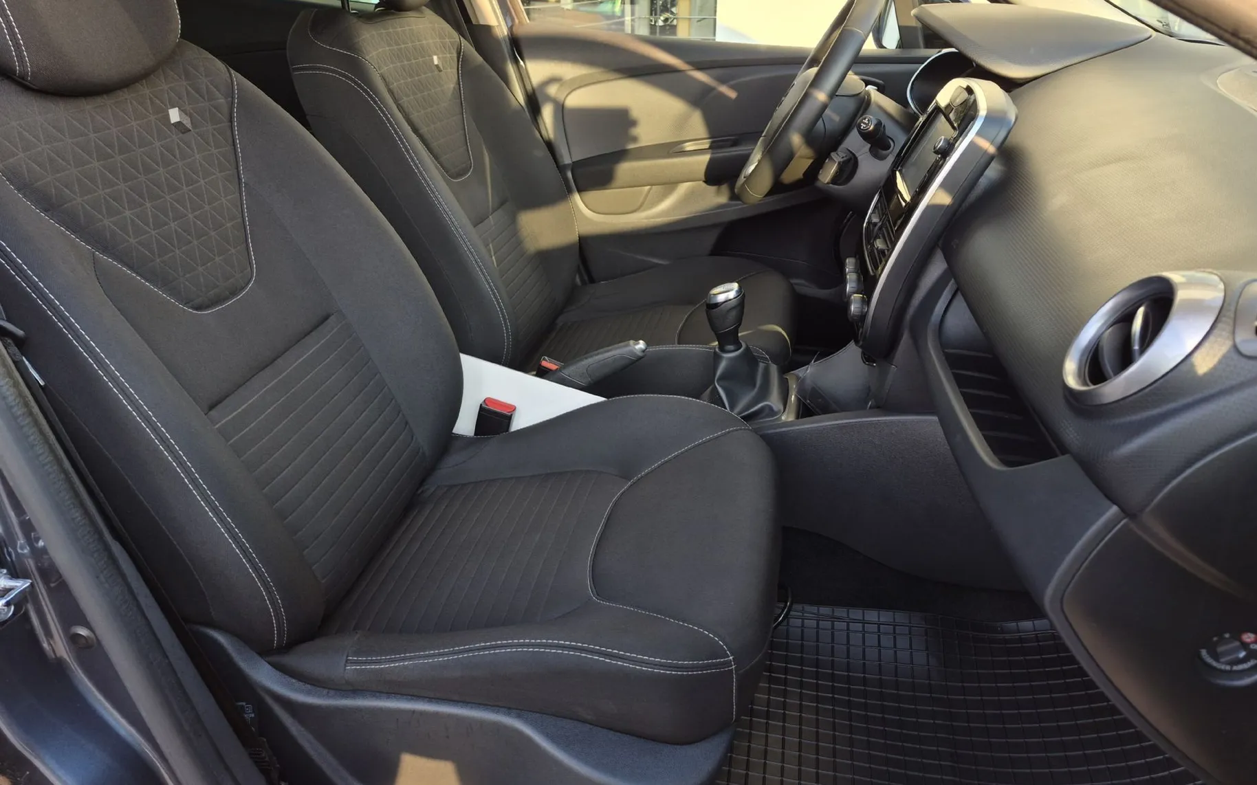 Zunanja slika - Renault Clio - Limited 1.2 16v - 12