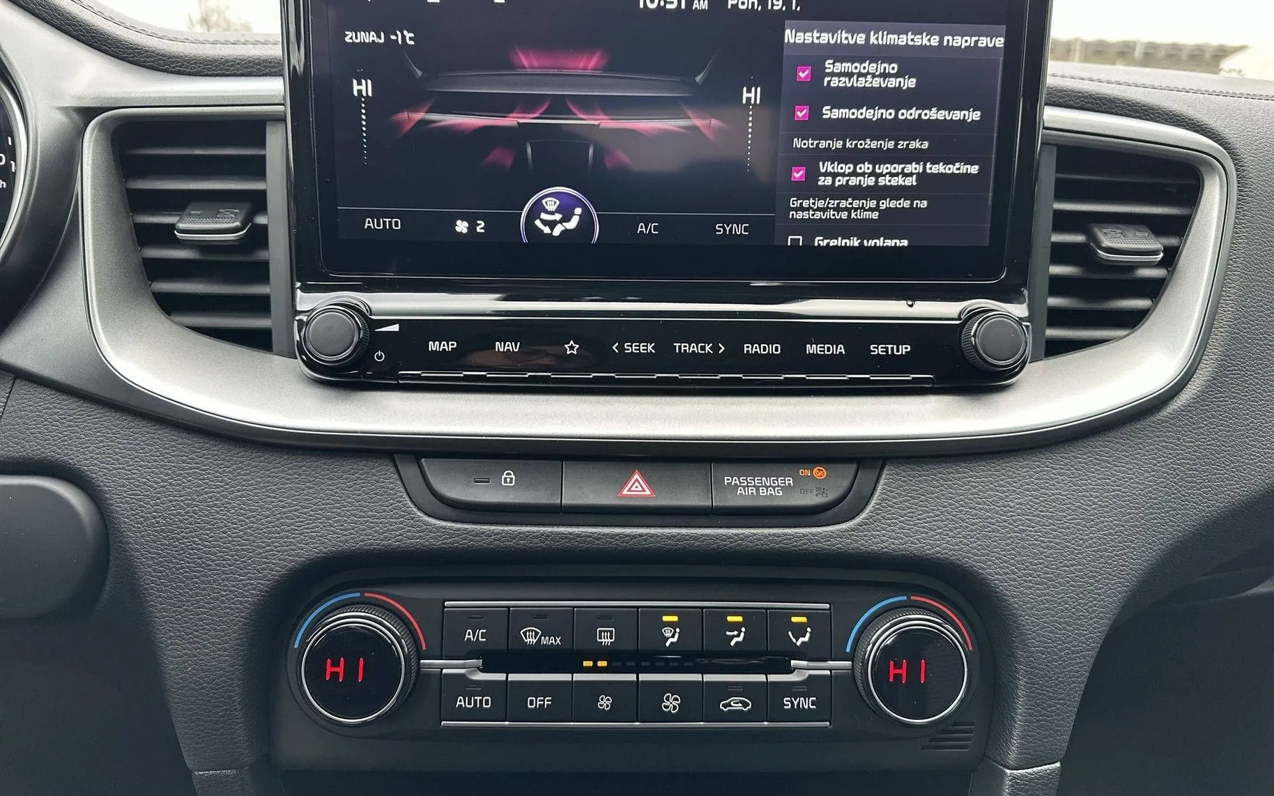 Notranja slika - KIA XCeed - 1.6 T-GDi LX SMART ISG.7DCT - 19