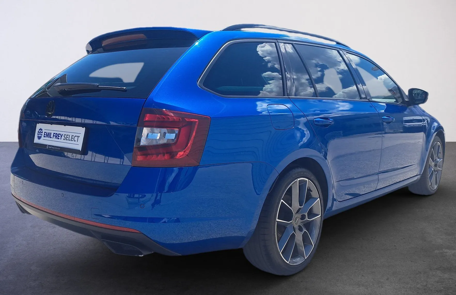 Zunanja slika - Škoda Octavia - Combi 4x4 2.0 TDI RS DSG - 3