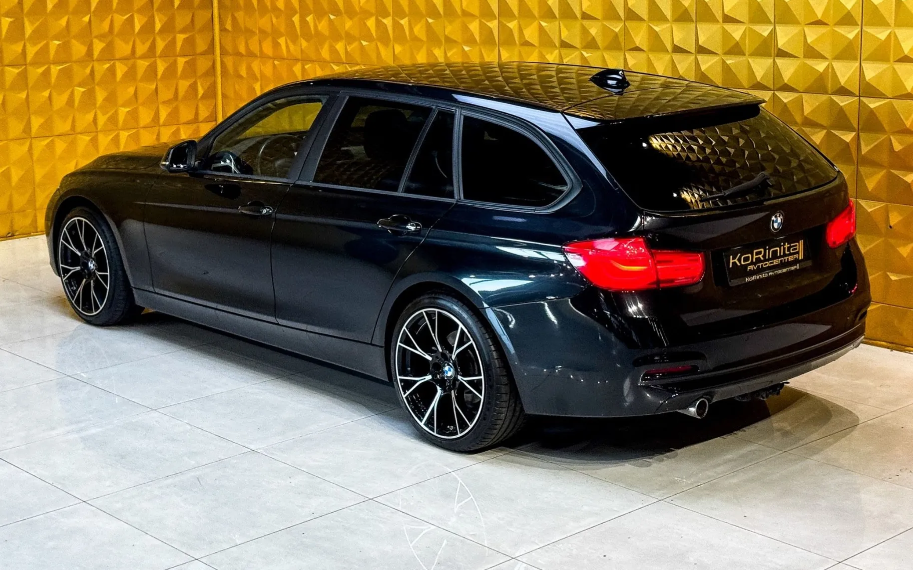 Notranja slika - BMW serija 3 Touring: - 318d AUT-NAVI-TEMP-EL PRTLJAZNIK-MULTIFUNKCIJA - 8