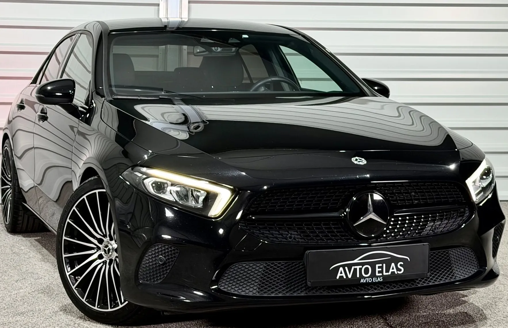 Zunanja slika - Mercedes-Benz A-Razred - LIMUZINA - AKTIVNI TEMP. - KAMERA - NAVI - LED ... - 3