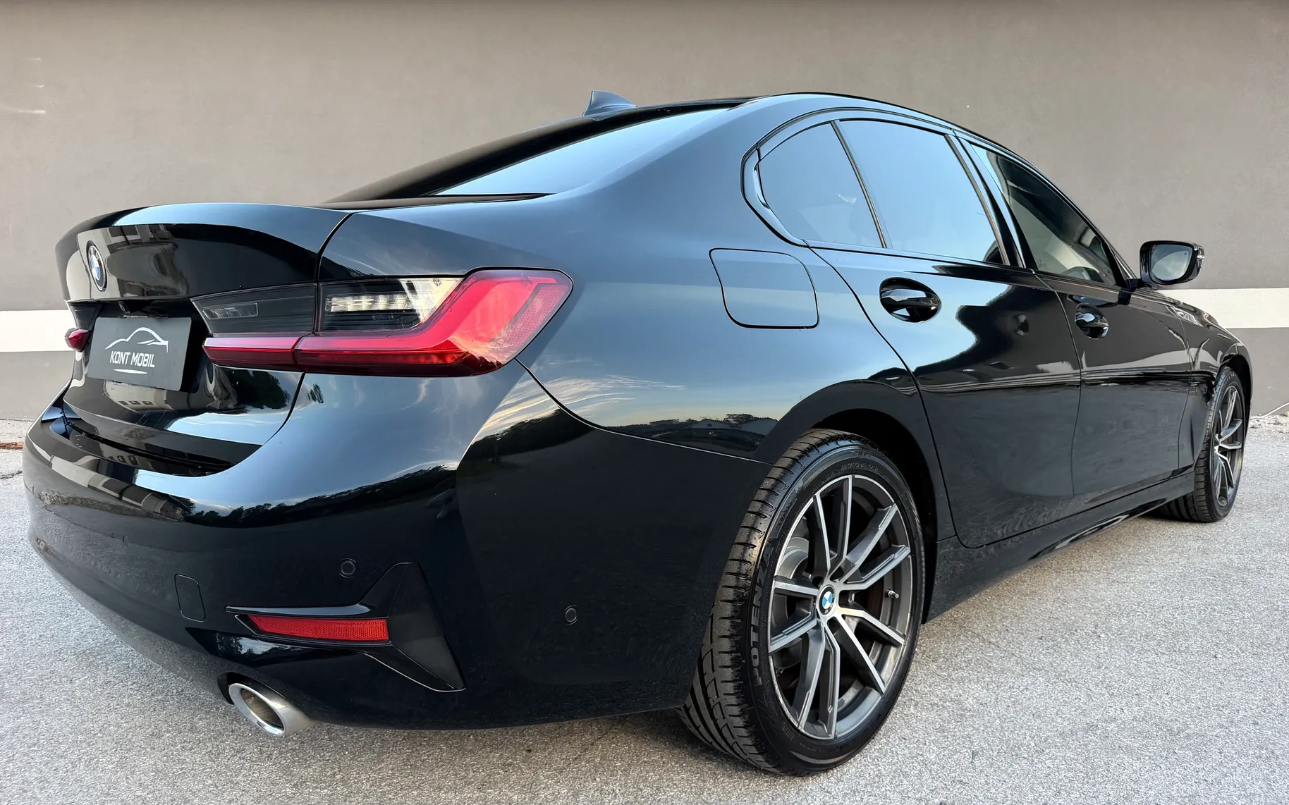Zunanja slika - BMW Serija 3 - 320d Luxury Line 2.LASTNIK X-DRIVE ACC PANO. AMBI. - 5