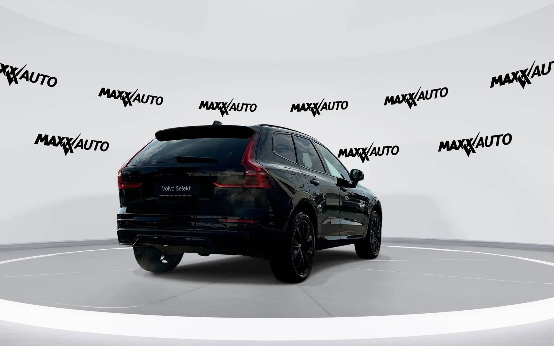 Zunanja slika - Volvo XC60 - B4 P Plus Dark Avt. - 5
